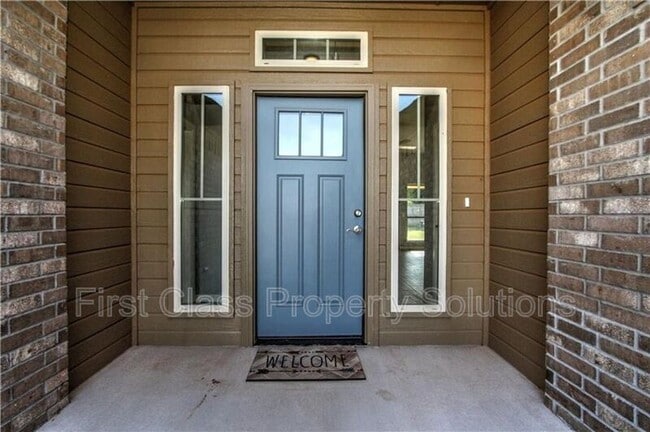 Building Photo - 4005 Brougham Way