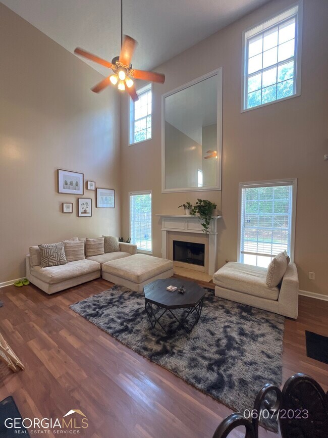 Building Photo - 9057 Aldbury Dr