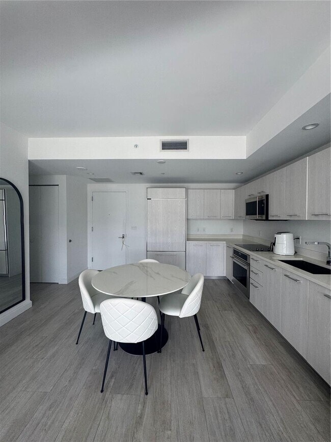 Foto del edificio - 55 SW 9th St