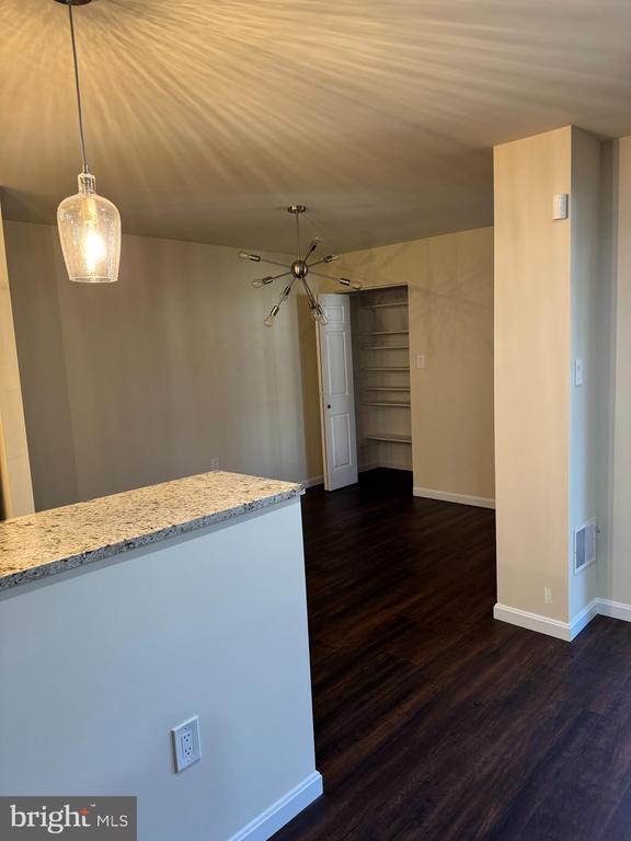 Foto del edificio - 168 VALLEY GREENE Cir