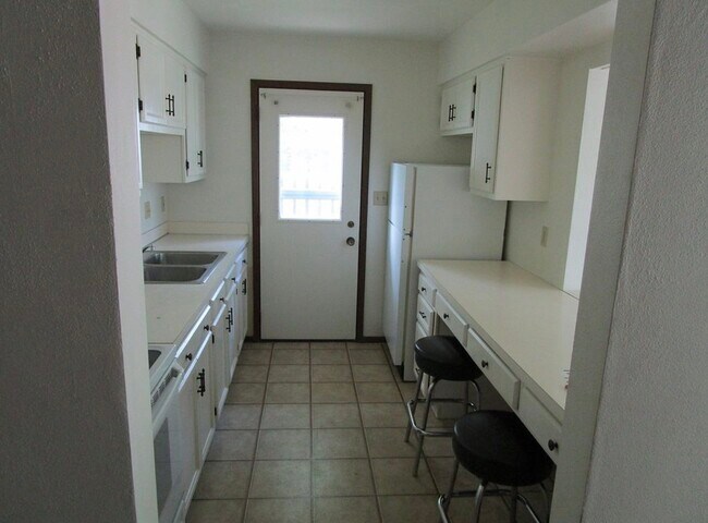 Foto del edificio - 507 Baker Dr