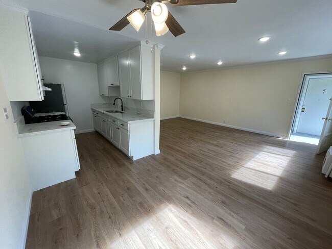 Foto del edificio - 940 N Sierra Bonita Ave