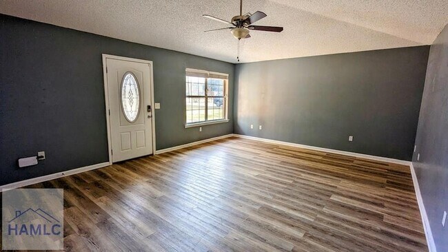 Foto del edificio - 145 Cowart Rd