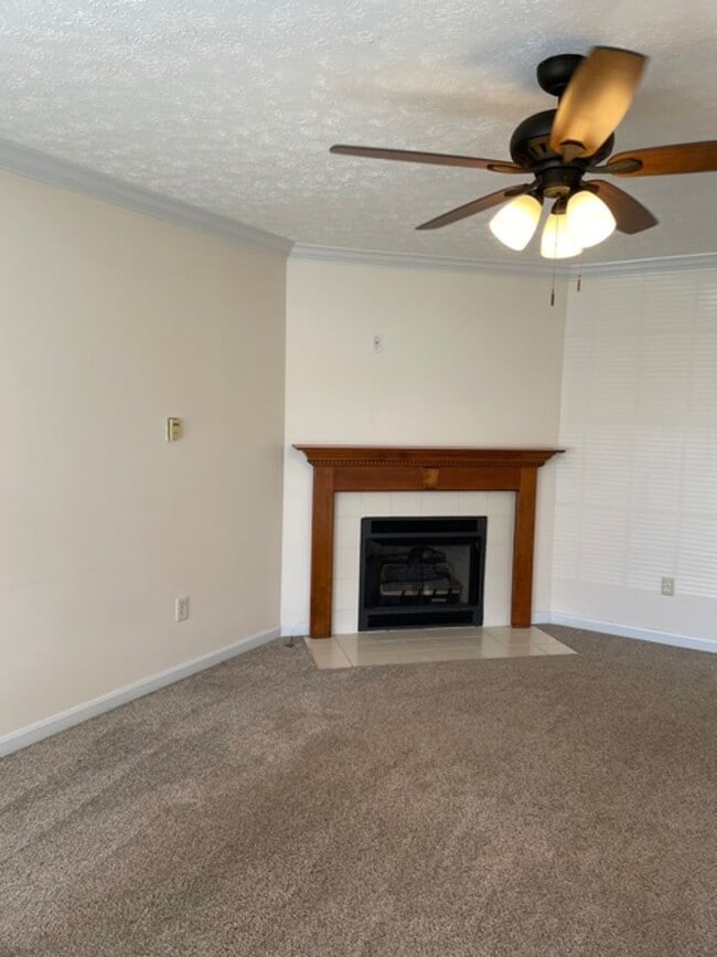 Building Photo - 108 Croghan Way