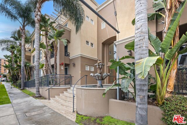 Foto del edificio - 4568 W 1st St