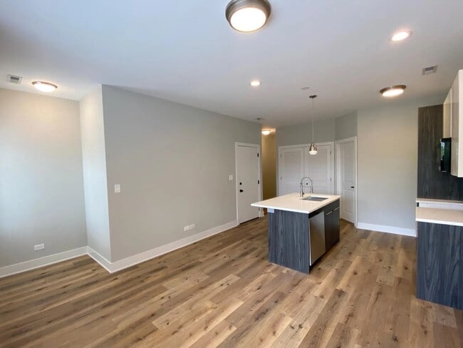 Building Photo - 2650 W 21st Pl