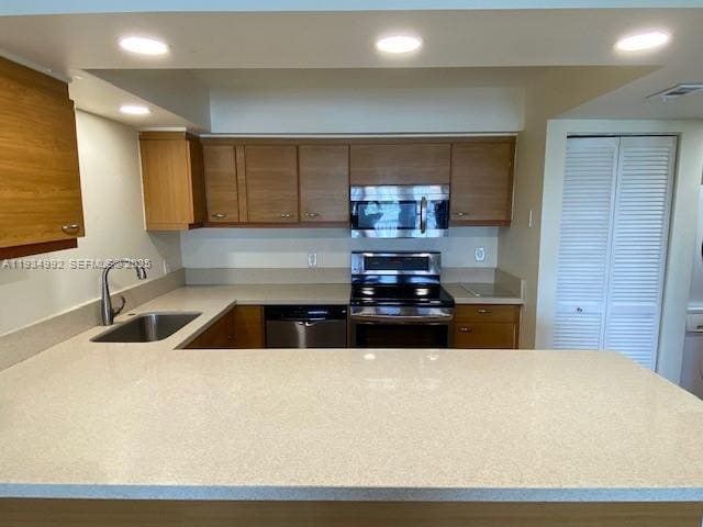 Building Photo - 520 Orton Ave