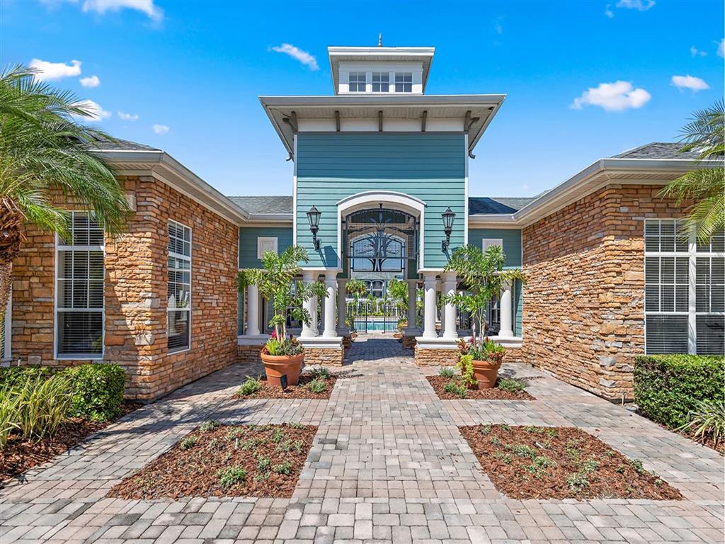 Courtney Trace Apartments in Brandon, FL