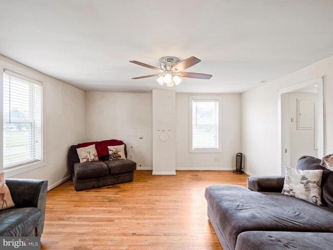 Building Photo - 356 Cropp Rd