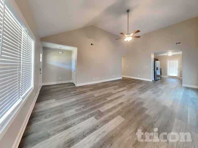 Building Photo - 1093 Whitney Dr