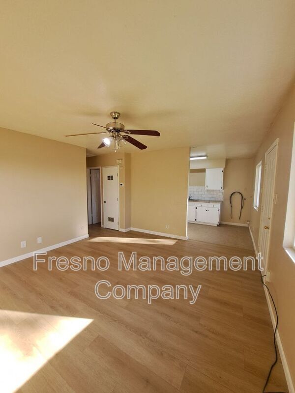 Building Photo - 6 E Stanislaus St