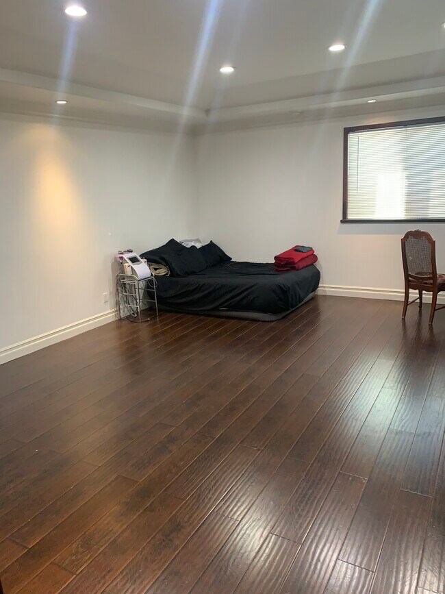 5809 Rhodes Ave Unit House, Valley Village, CA 91607 Condo for Rent in Valley Village, CA