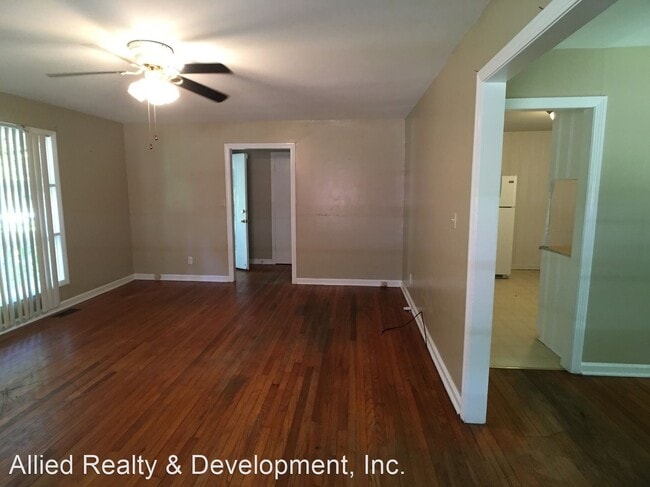 Building Photo - 3 br, 1.5 bath House - 307 32nd Place East