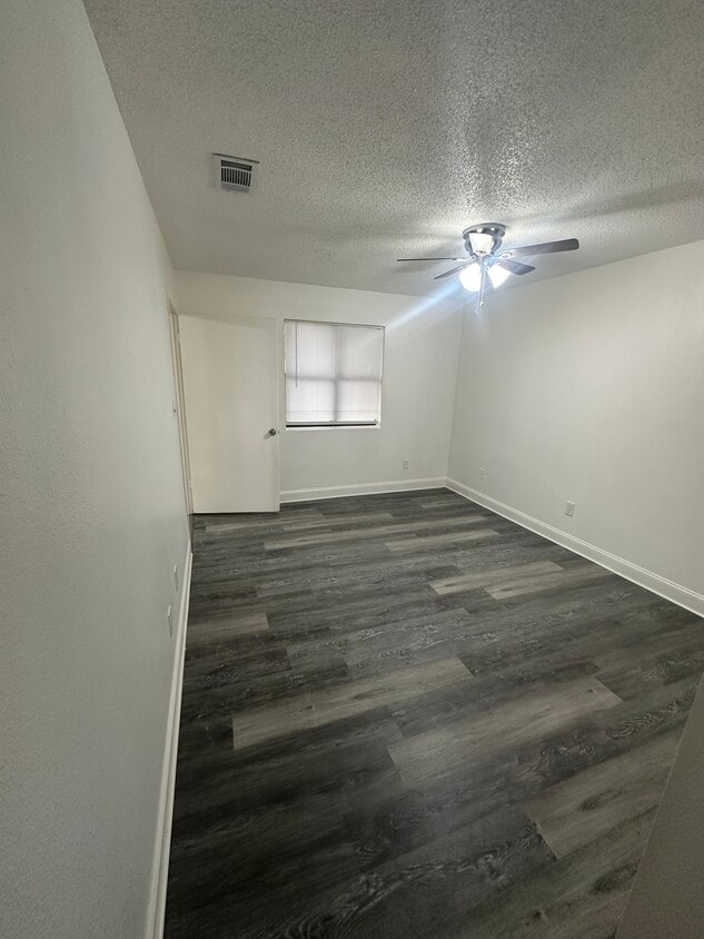 Building Photo - 710 Legion Dr