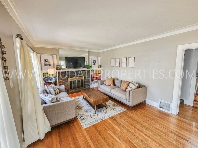 Building Photo - Iconic 3 Bedroom 1.5 Bath home in Beaverda...