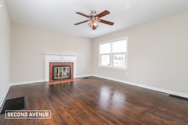 Building Photo - 819 Fleming St