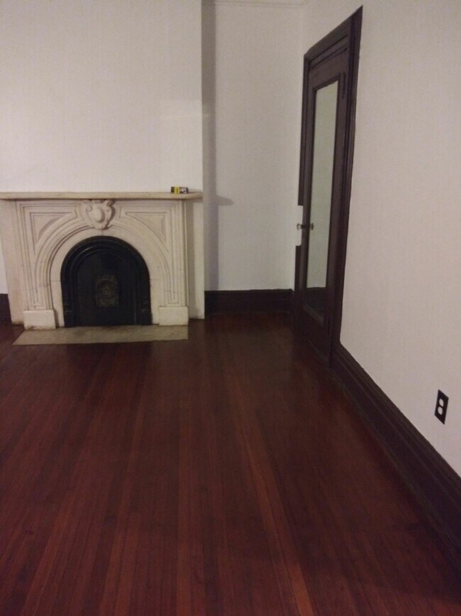 Foto del edificio - 317 Grand St