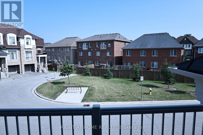 Building Photo - 10971 Woodbine Ave