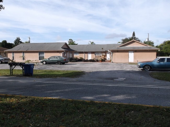 Building Photo - FIVE PLEX