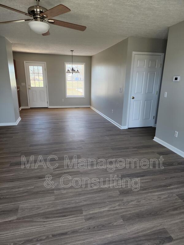 Building Photo - 143 W Gate Dr
