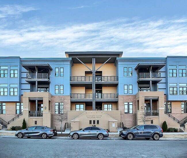 Building Photo - 2401 Euclid Ave