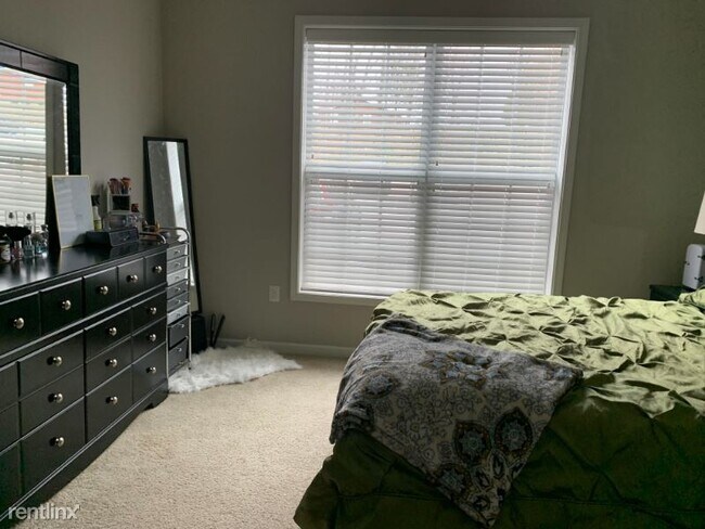 Building Photo - 1 br, 1 bath Apartment - 6451 Archcrest Dr