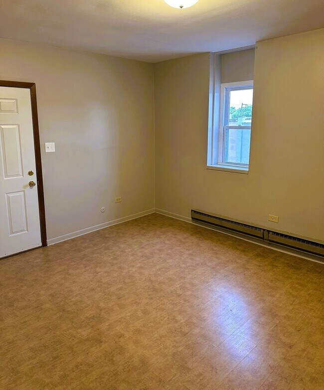 110 N Washington Ave Unit 110, Bradley, IL 60915 Condo for Rent in