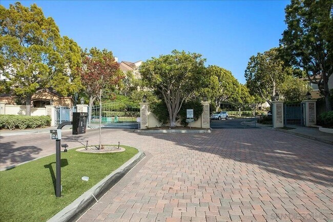 Foto del edificio - 3 Bed / 2.5 Bath Single Family Home!! Avai...