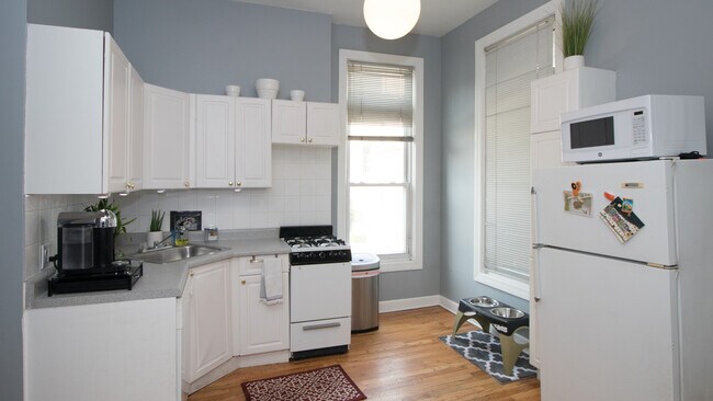 Foto del edificio - 958 W Webster Ave