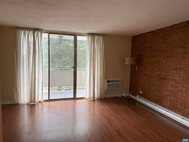 Foto del edificio - 1800 Jefferson Park Ave