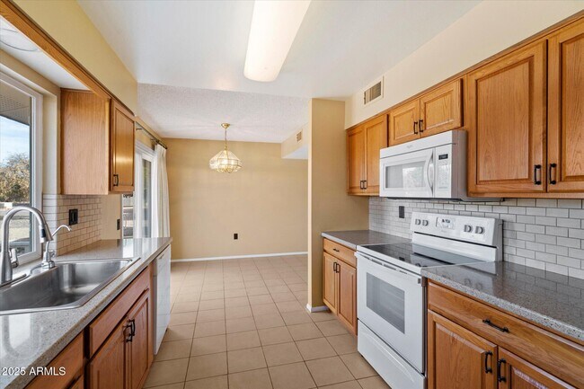 Foto del edificio - 10528 W Tumblewood Dr