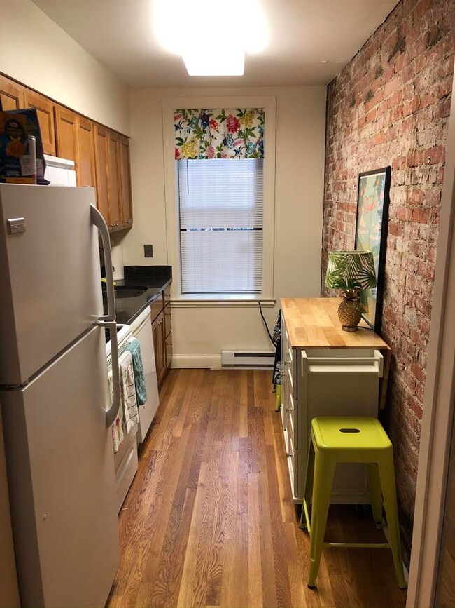 Building Photo - HOT BACK BAY LISTING!!!! SEPT 1ST MOVE IN!!!!!