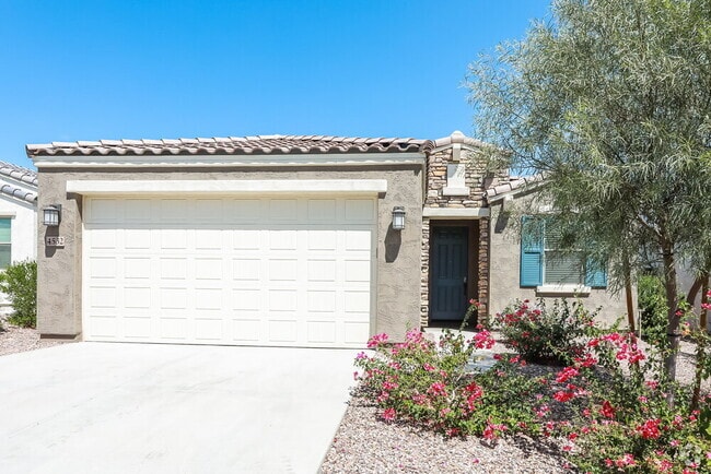 Building Photo - 4532 W Vervain Ave