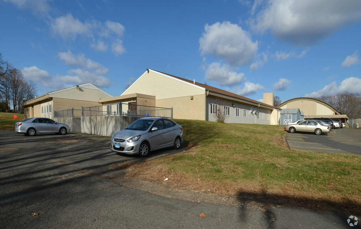 Foto del edificio - D.J. Komanetsky Estates