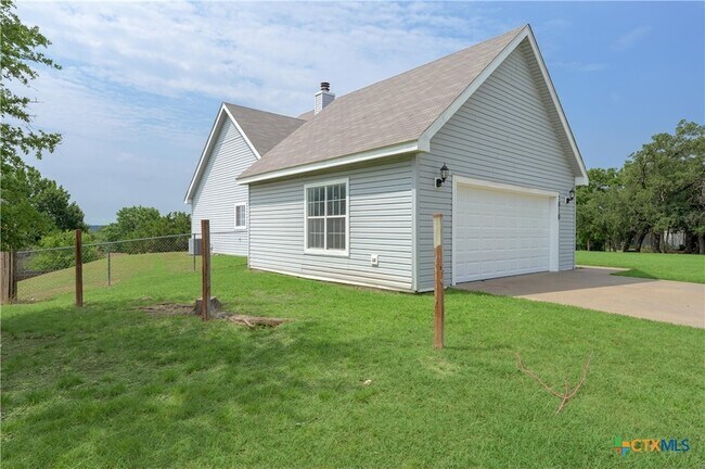 Foto del edificio - 1810 Mesa Oaks Cir