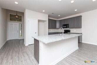 Building Photo - 9806 Kensley Rose Dr