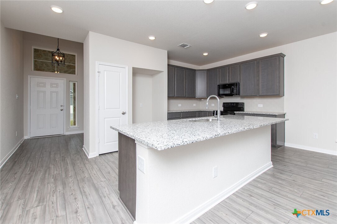Building Photo - 9806 Kensley Rose Dr