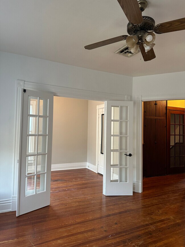 Building Photo - 2608 Frankfort Ave