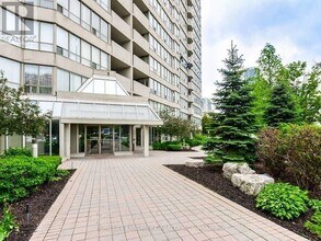 Building Photo - 400 Webb Dr