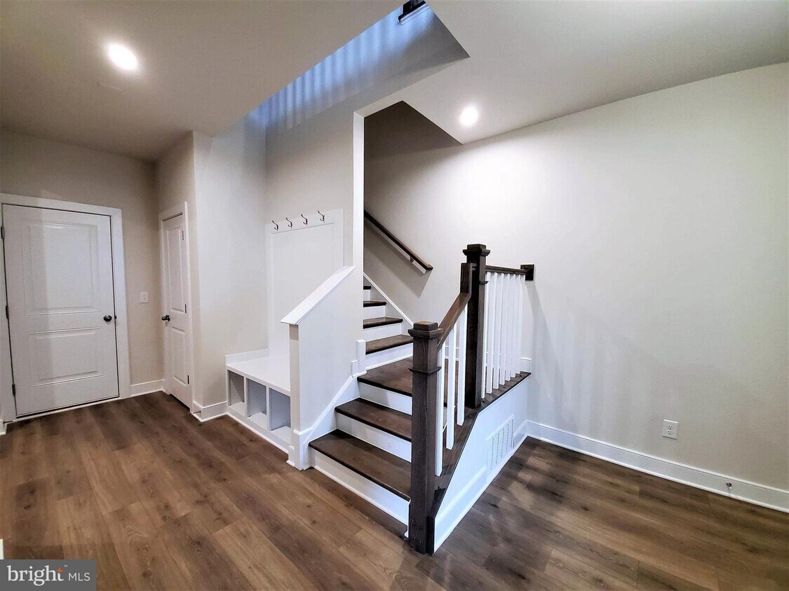 Primary Photo - 17660 Falcon Heights St