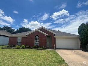 Building Photo - 814 Elbe Dr