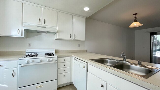 Foto del edificio - One Bedroom Apartment Near Downtown SLO