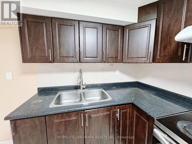 Building Photo - 51 Ockwell Manor Dr