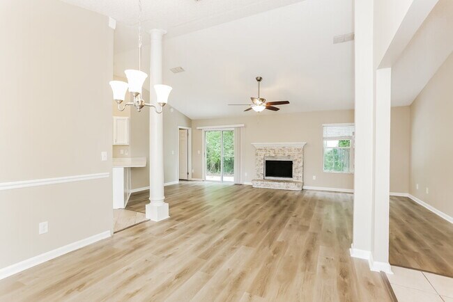 Building Photo - 1554 Mountain Lake Dr W