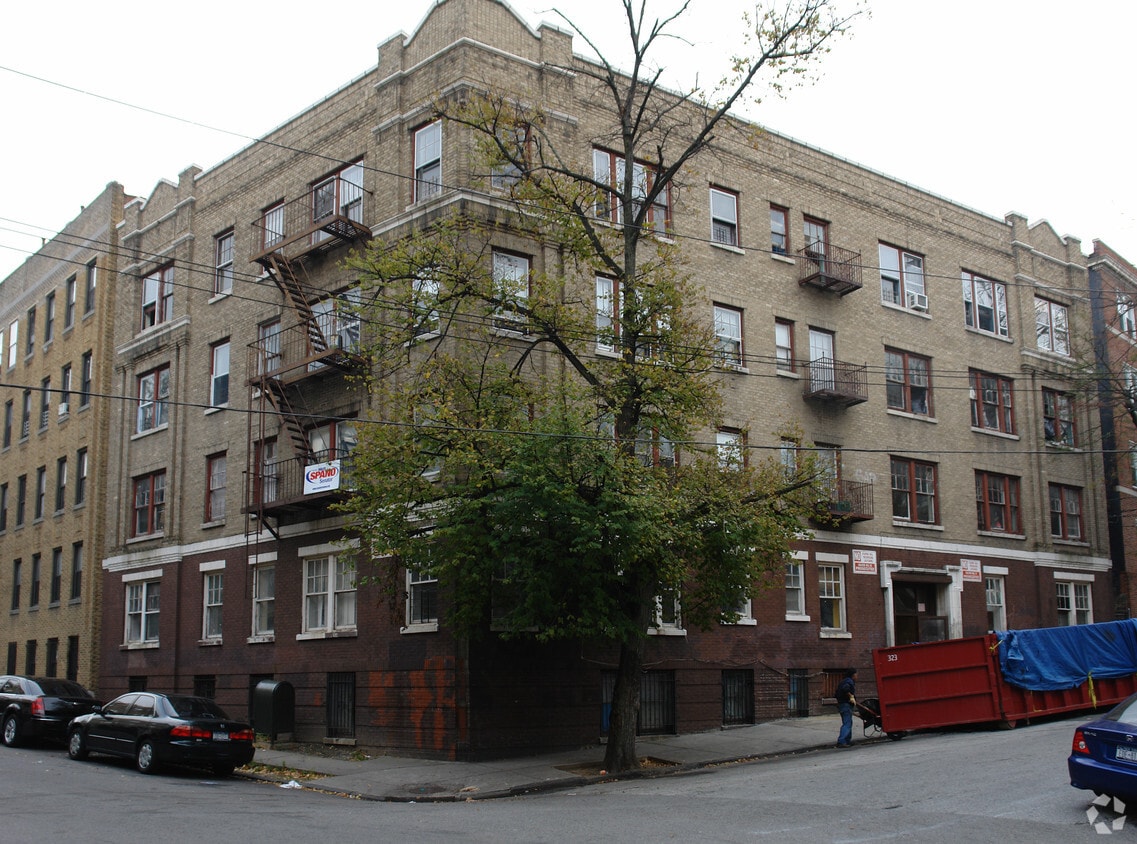 Primary Photo - 82 St Andrews Pl