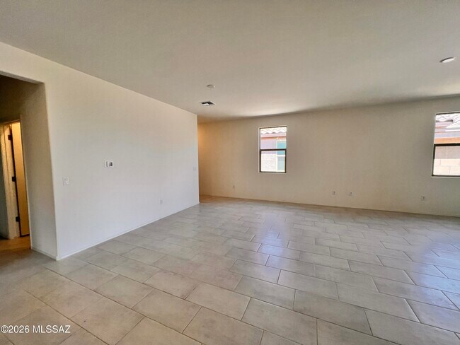 Building Photo - 10004 E Lebaron Dr