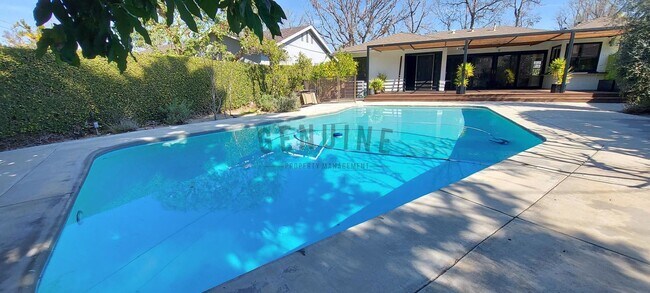 Building Photo - $500 off 1st Month ~ Beautiful Pool House ...