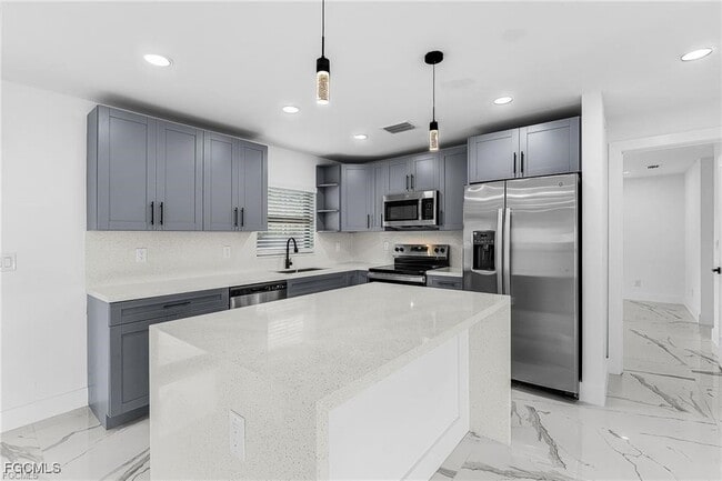 Building Photo - 1829 NW 24th Ave