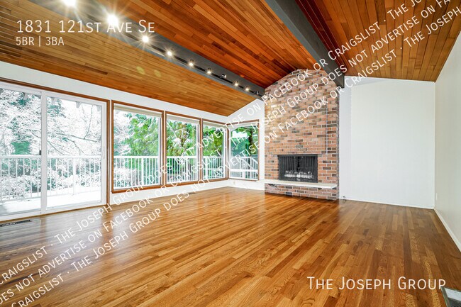 Foto del edificio - 1831 121st Ave SE