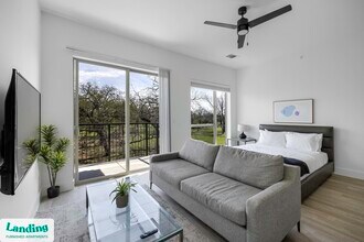 Building Photo - 650 E Sycamore St